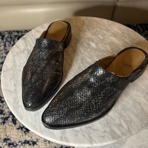 Poppy Barley Silver Metallic Slides